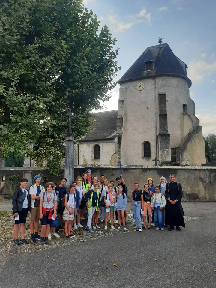 2024 LOURDES JEUNES LE GROUPE 1