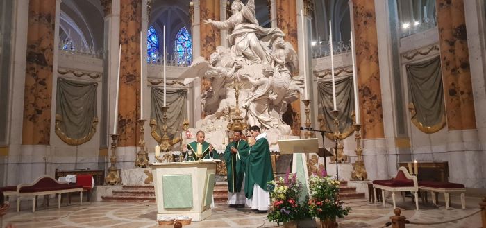2024 OLIVIER LECANU PREMIERE MESSE CATHEDRALE 2 700