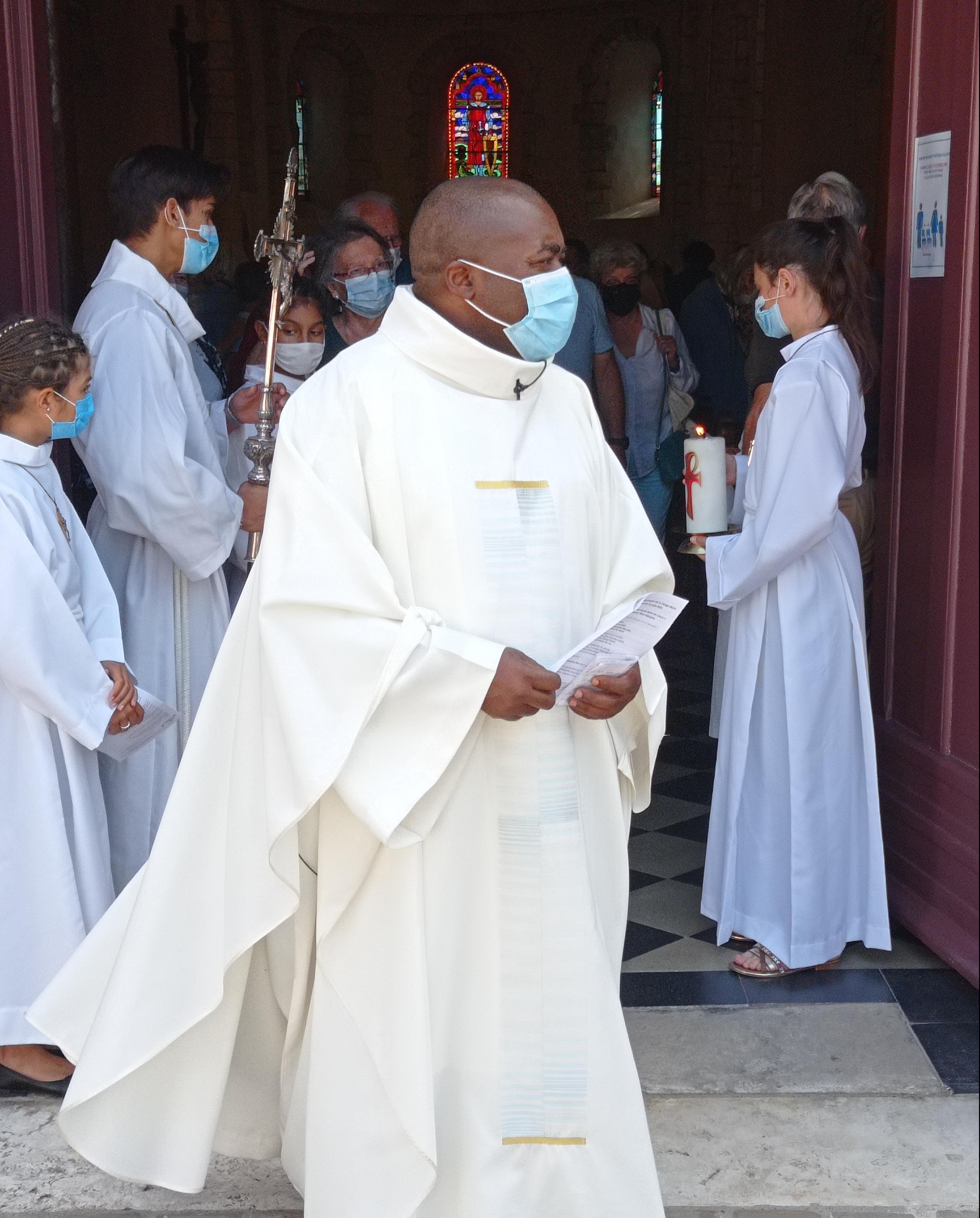 à la sortie de la messe